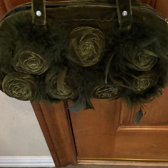 Francesca's Collections Olive Green Velvet & Floral Shoulder Bag - Picture 2 of 5